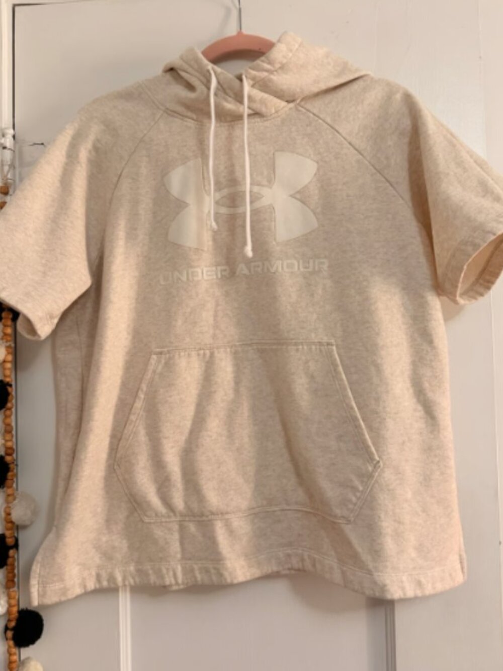 Under Armour Women’s Loose Fit Hoodie Medium Tan Short Sleeve